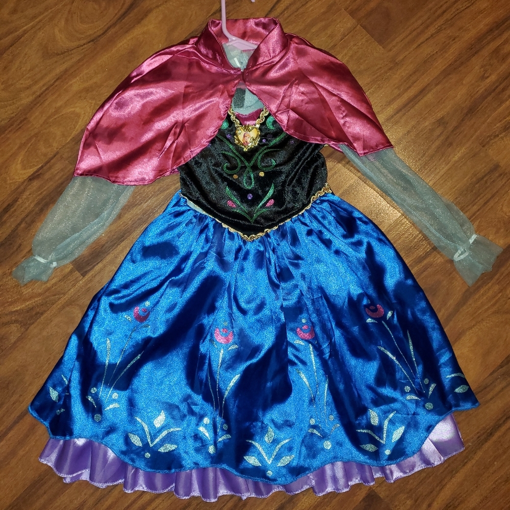 Princess Ana Child's costume Size Small